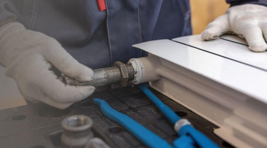 Professional water heater repair in Illinois